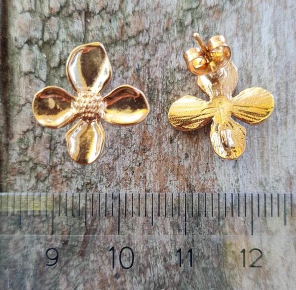 Base orecchino fiore a 4 petali con anellino porta pendente