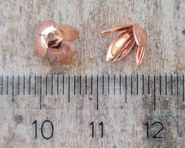 Coppetta in ottone galvanizzato 4 petali per perlina da 8 mm