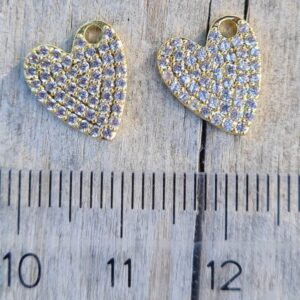 Cuore pendente con foro laterale in Ottone galvanizzato oro e zirconi