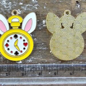 Orologio da polso con orecchie da coniglio stile Alice nel paese delle meraviglie