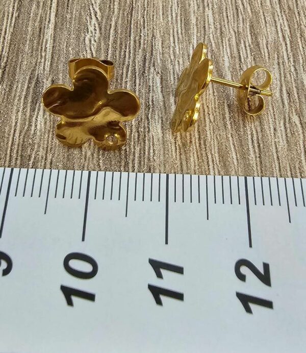 Perni orecchini fiorellino con foro per pendente