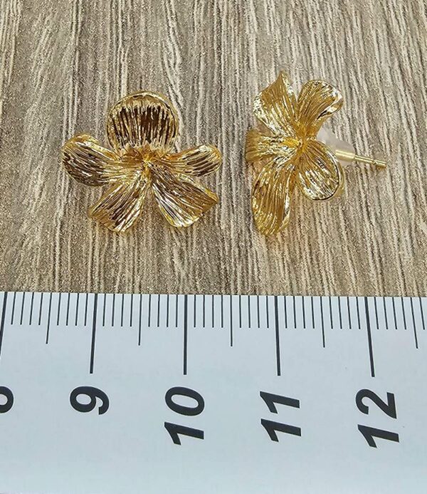 Perni orecchini in Ottone dorato a forma di fiore
